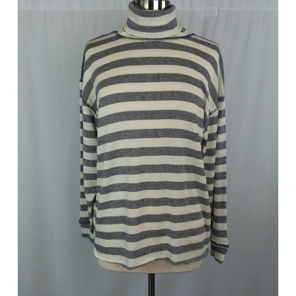 Free 832 Black & White Striped Turtleneck Sweater, Large, New Boutique Item - Picture 3 of 10